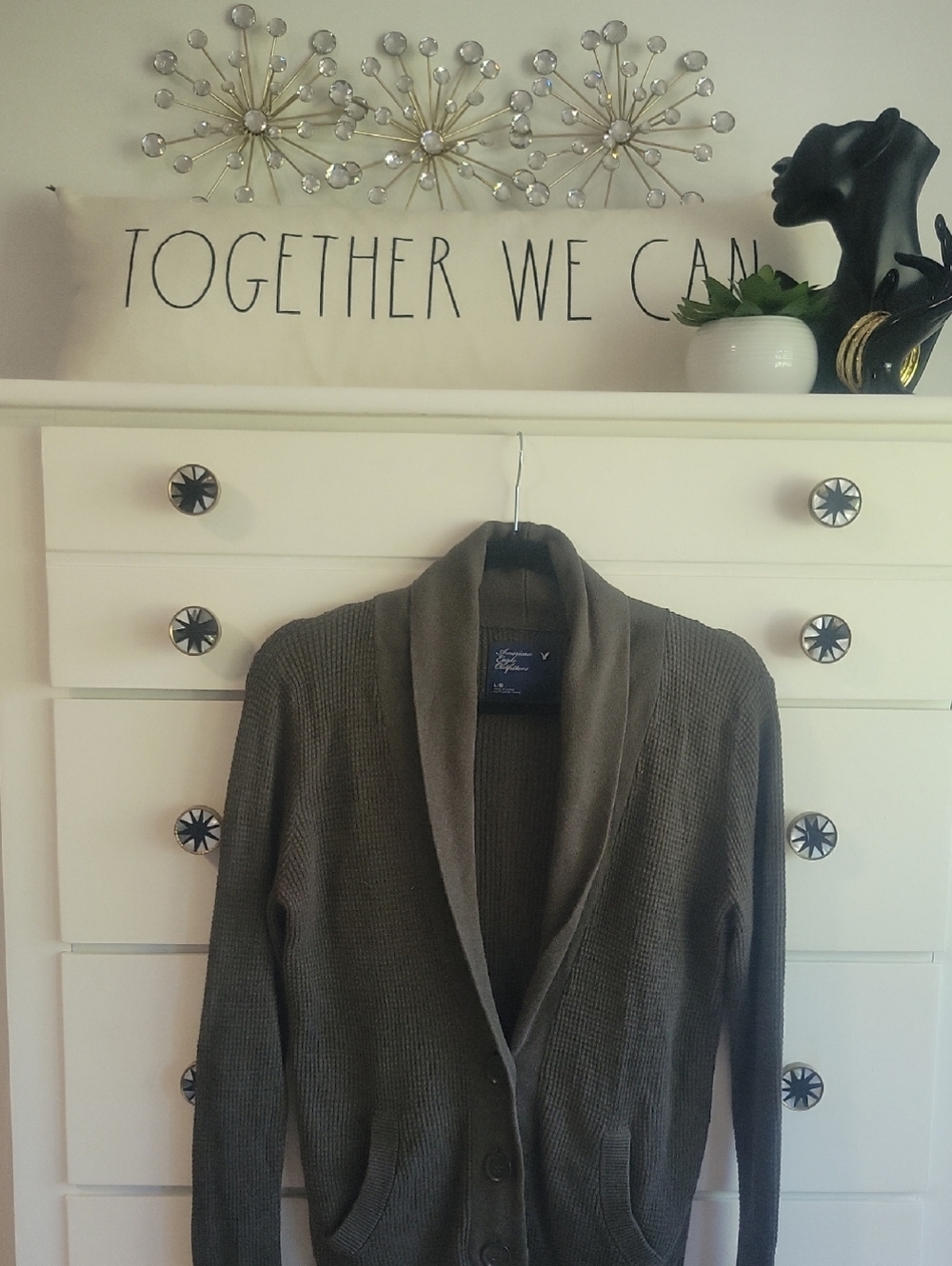 A "Casual Moment" LG -American Eagle Outfitters Olive Green Waffel Knit Cardigan - Picture 3 of 7